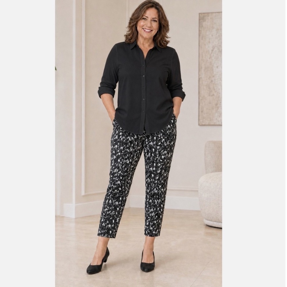 Chico's Travelers Black White Abstract Print Ankle Pants Size 1.5 Regular 10 NEW